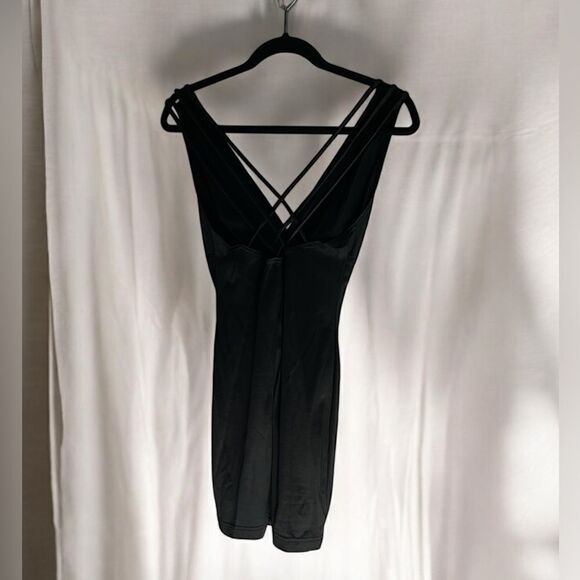 Tower Body-con Slip Style Crisscross Back Vintage Hollywood - Picture 8 of 8
